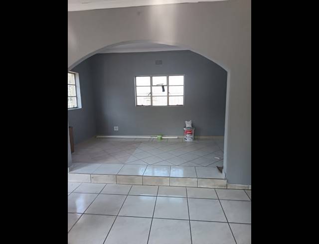 2 BEDROOM PROPERTY TO RENT IN LAMBTON GARDENS